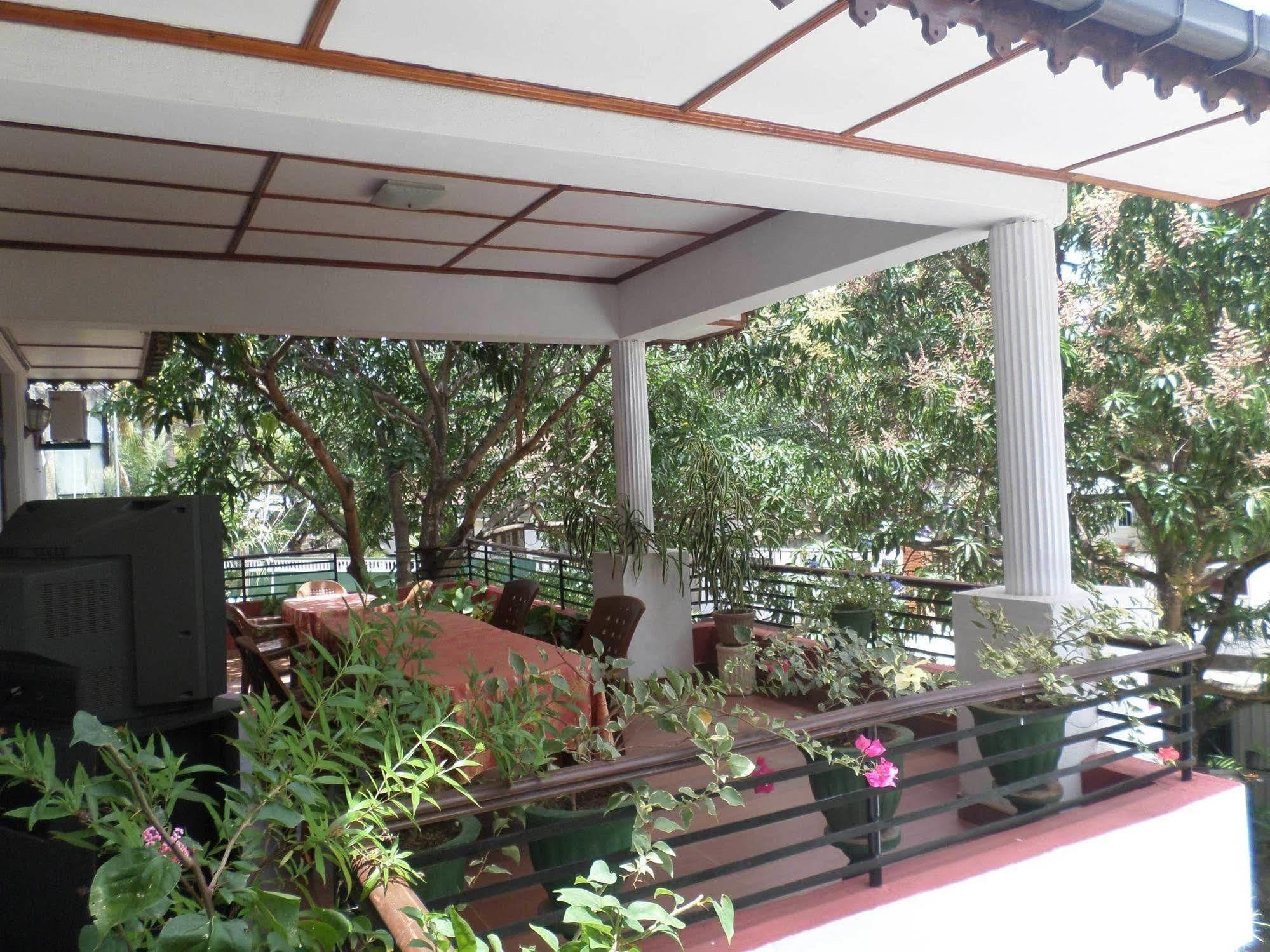 Thilaka City Hotel Anuradhapura Exterior photo